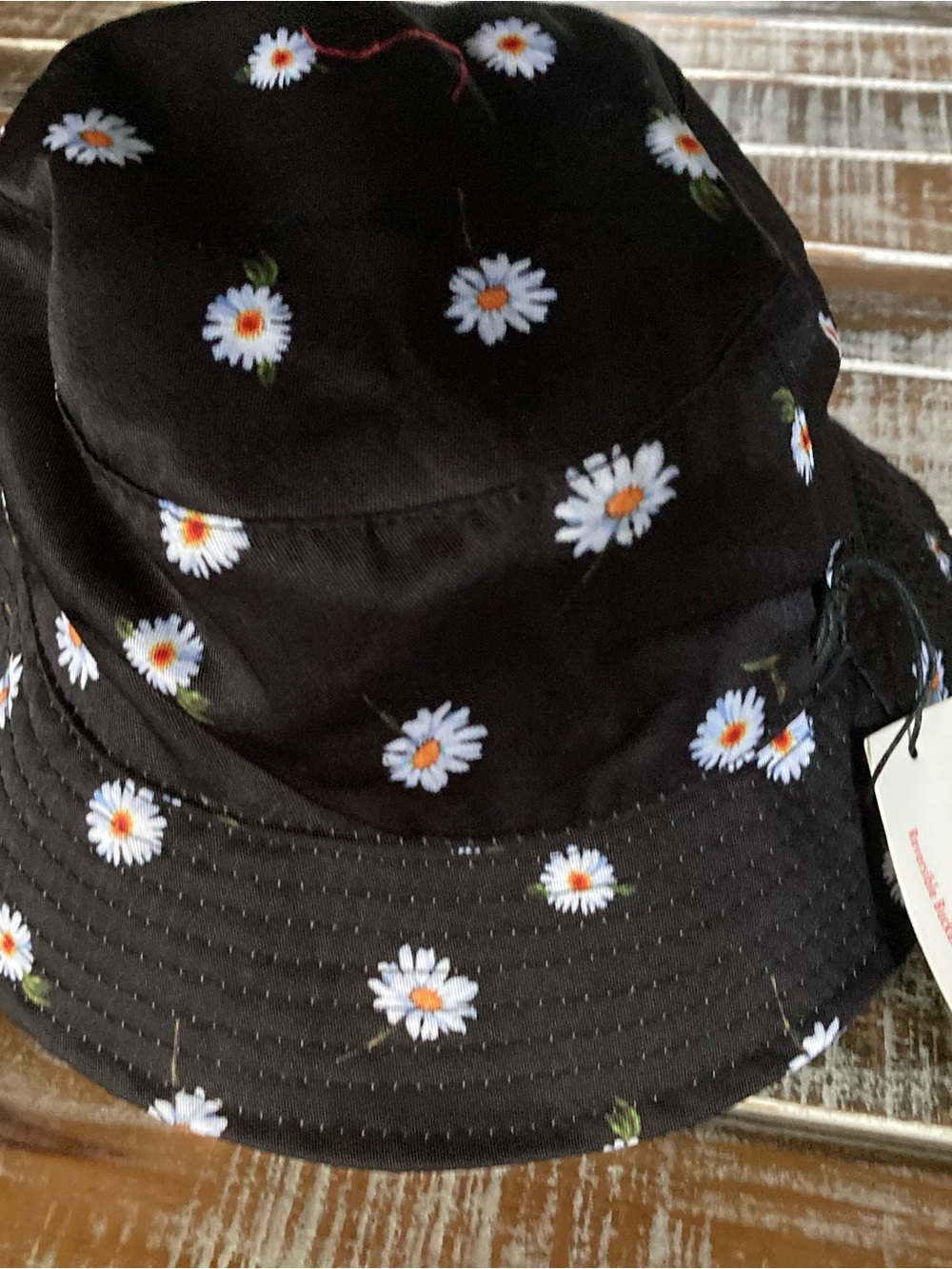 Alice + Olivia Black Daisy Print Bucket Hat